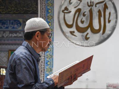 Tadarus Al Quran Saat Ramadhan Antara Foto