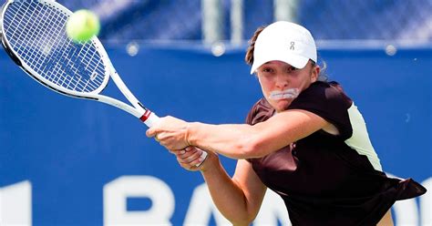 El Extraño Método De Entrenamiento De La Número 1 Del Tenis Iga Swiatek Por Qué Se Tapa La