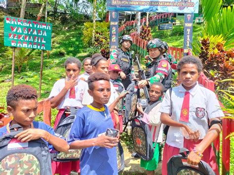 Gapai Cita Cita Anak Anak Papua Satgas Pamtas Yonif Rks Bagikan