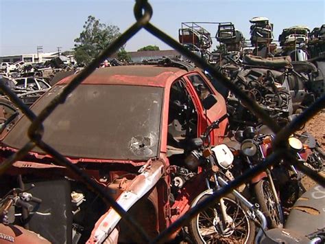 G1 Três São Presos Por Receptação Em Desmanche De Carros Em Ribeirão