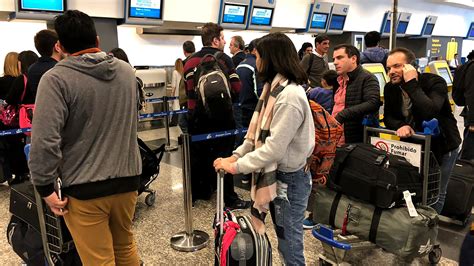 Por La Intransigencia Gremial Hay Miles De Pasajeros Varados En Ezeiza