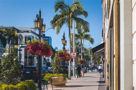 Rodeo Drive in Beverly Hills - A Luxurious Shopping Hub in Los Angeles ...