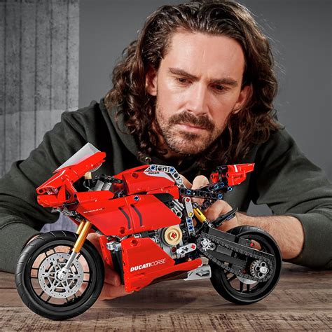 LEGO Technic Ducati Panigale V4 R Motorbike Model Set 42107 Reviews