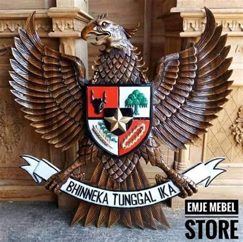 Jual Hiasan Dinding Kayu Ornamen Ukir Jati Lambang Burung Garuda Di