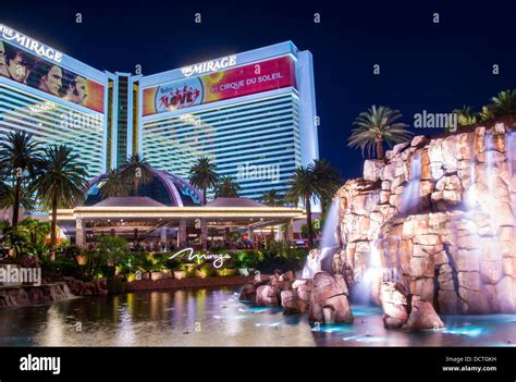 The Mirage Hotel artificial volcano in Las Vegas Stock Photo - Alamy