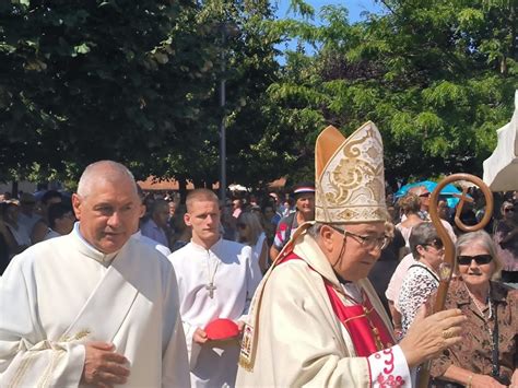 Kardinal Pulji Predvodio Proslavu Velike Gospe U Stenjevcu Ika