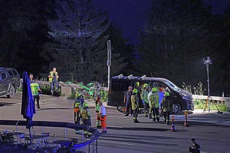 Fotos Ein Toter Und Drei Schwer Verletzte Nach Unfall Am Ro Feld