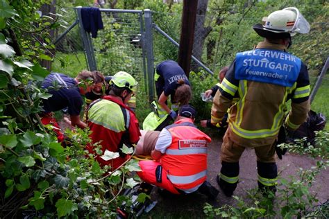 Schwieriger Einsatz Dramatische Rettungsaktion Stuttgarter Feuerwehr