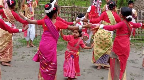 নাচনী ধুনীয়া দেখি মৰম লগা।আহক এবাৰ চাও নাচনী নাচ।☝️bihudance Youtube