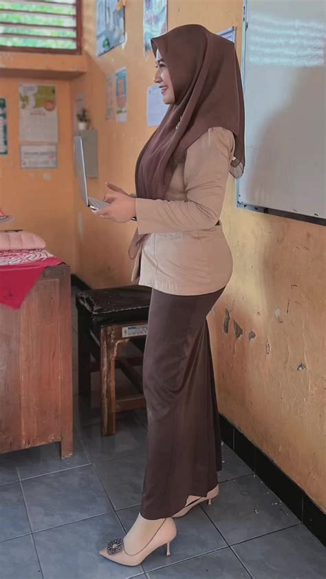 480 Ide STW HOT Di 2025 Wanita Gaya Hijab Gadis