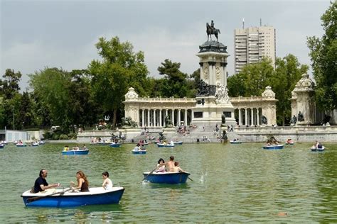 El Retiro Un Gran Parque Que Da Vida A Madrid