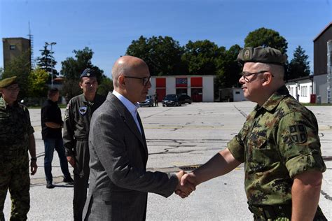 Pripadnici Vojske Srbije Upu Eni U Sloveniju Radi Pru Anja Pomo I