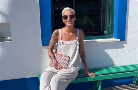 Mariza faz mudança radical de visual e surpreende fãs