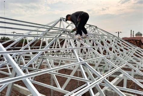 Jasa Pasang Rangka Atap Galvalum Baja Ringan Surabaya