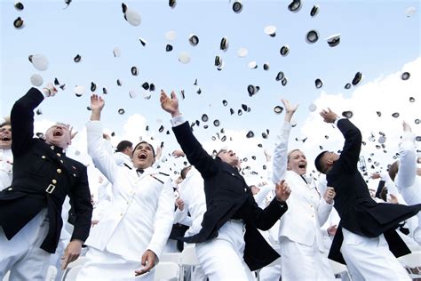 DVIDS - Images - 2014 Naval Academy graduation [Image 2 of 2]