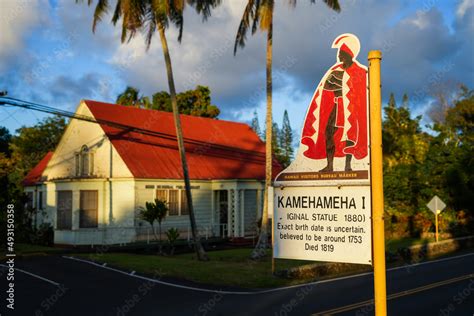 Direction Sign To The Original Bronze Statue Of Hawaiian King