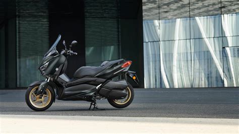 XMAX 250 Tech MAX sport scooters scooters İz Moto Yamaha İzmoto