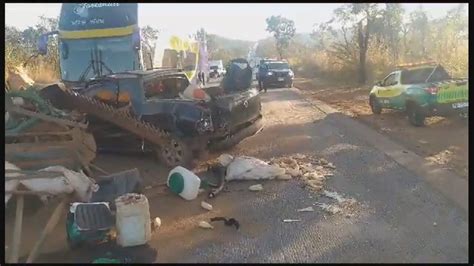 Motorista De Picape Morre Ap S Bater De Frente Nibus Durante