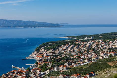 Slobodna Dalmacija Kulturni advent u Galeriji malih formata i Brač