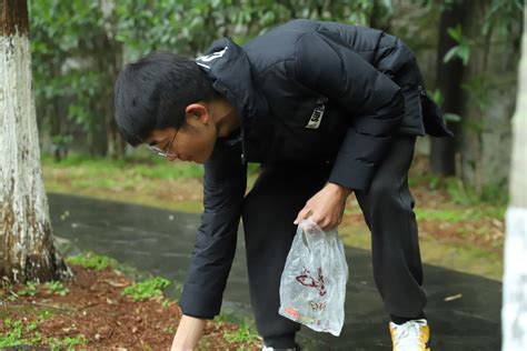 我院开展“落叶为纸，传递祝福”志愿服务活动 吉首大学生物资源与环境科学学院