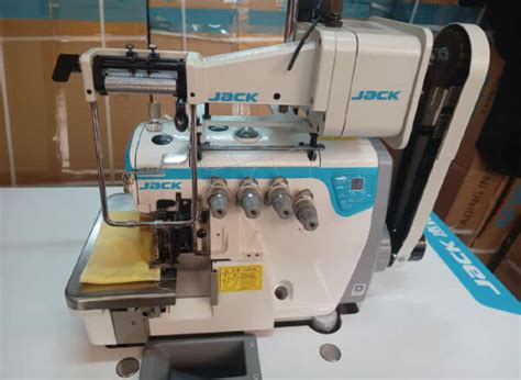 Overlock 4 hilos E4 JACK con alimentador máquinas de coser