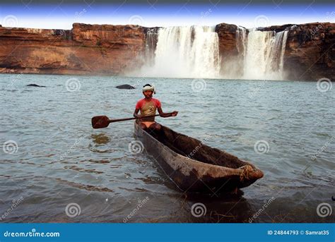 Chitrakoot Waterfalls editorial stock photo. Image of people - 24844793