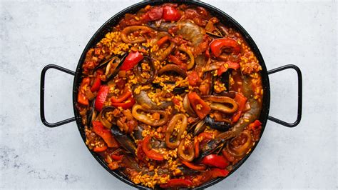 Classic Seafood Paella Recipe