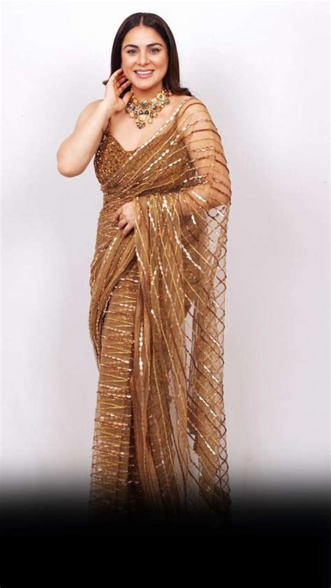 Shraddha Arya Gorgeous Saree Looks