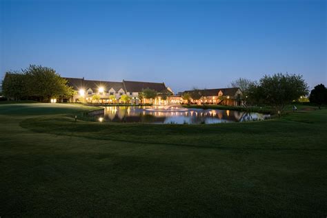 Bicester Hotel, Golf and Spa, book a golf getaway in Oxfordshire