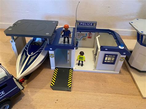 Playmobil Polizeistation Mit Fahrzeugen Und Koffer Kaufen Auf Ricardo