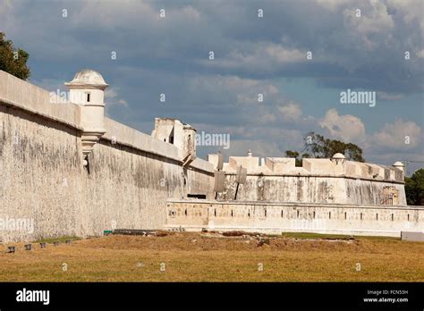 Ciudad Historica Fortificada Campeche Fotograf As E Im Genes De Alta