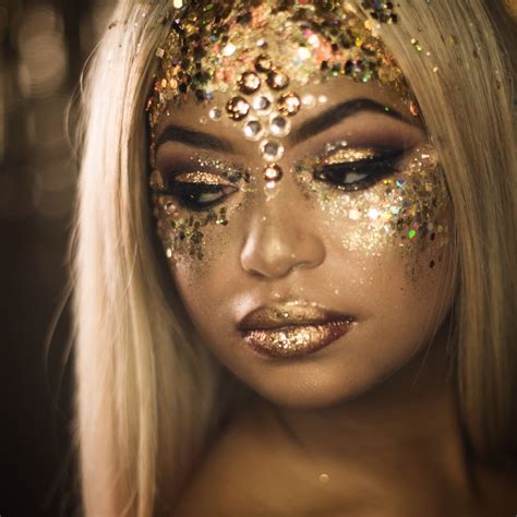 Golden Goddess - Large Gold Face Glitter 10g | Gold glitter makeup
