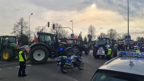 Warszawa Protest Marca Policja Ostrzega Rolnik W Tvn Warszawa