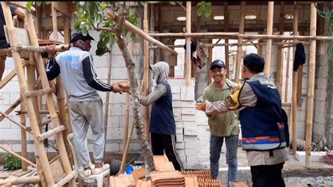 Polsek Tlogowungu Lestarikan Sambatan Bantu Renovasi Rumah Warga Mondes