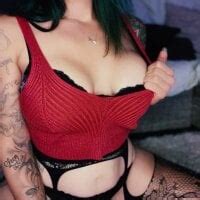 Lady Knaller Naked Stripping On Cam For Live Porn Video Webcam Chat