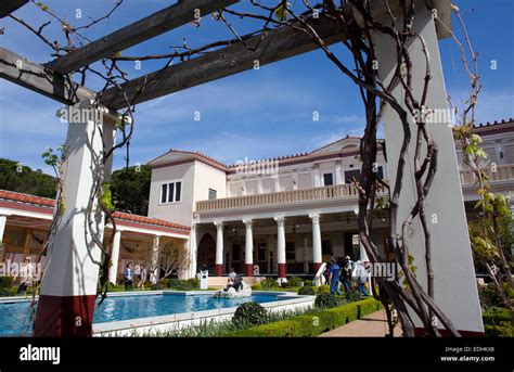 Villa Of The Papyri Hi Res Stock Photography And Images Alamy