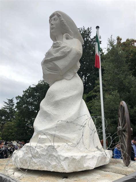 Imbrattato A Lanciano Il Monumento In Ricordo Del Genocidio Dei Rom E