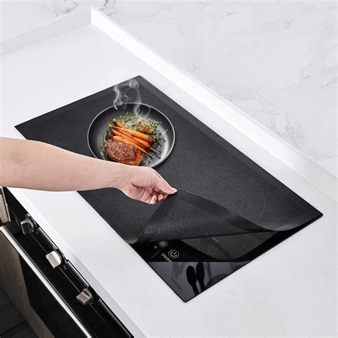 KitchenRaku Induction Hob Protector 61X53cm Magnetic Silicone