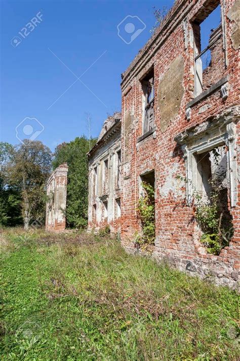 Overgrown Ruins Of An Old Manor House ... | Old manor, Overgrown, Manor ...