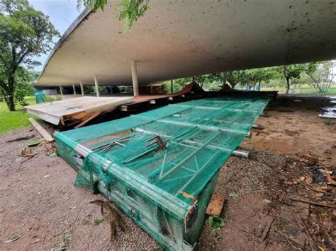 Parque do Ibirapuera segue fechado após queda de estrutura metálica na