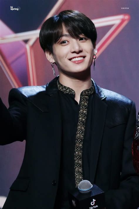 Jungkook Isn't BigHit's Maknae Anymore, Here's How Fans Are Coping