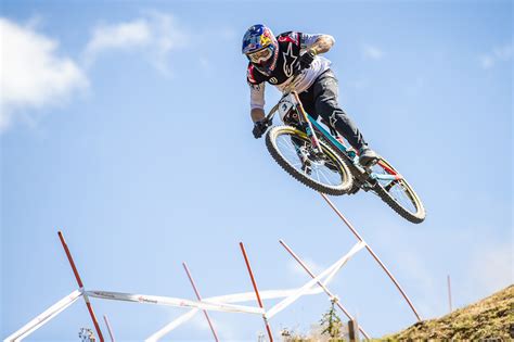 Crankworx MACDONALD AND HANNAH KICK OFF DH SEASON WITH WINS AT