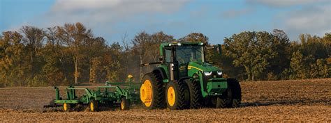 John Deere unveils its first fully autonomous tractor