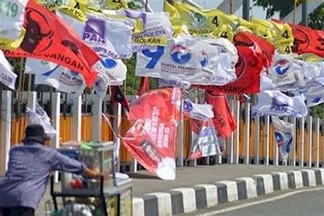 Belum Masuk Kategori Kampanye Bawaslu Izinkan Partai Pasang Bendera Di