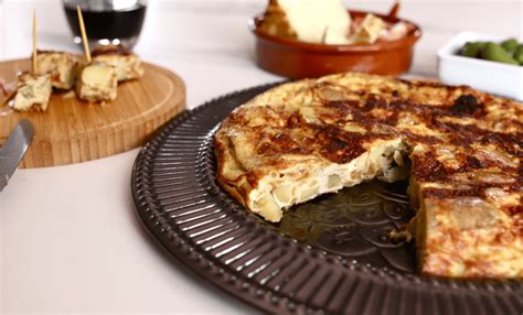 Tortilla De Patatas Omelette Espagnole • Cuisine Maison Escapades Gourmandes