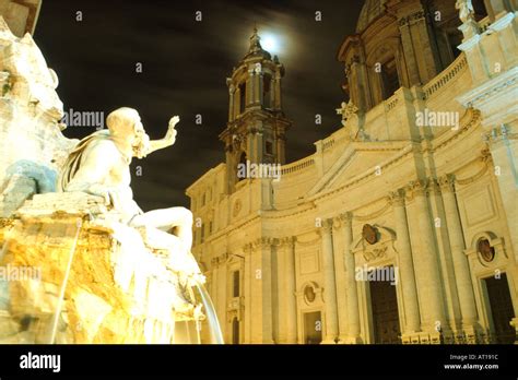 Piazza Navona at night Rome Stock Photo - Alamy