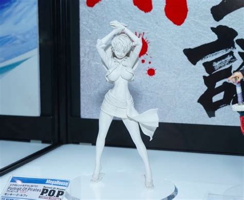 The Latest One Piece Collectible Luffy As A Woman Kotaku Australia