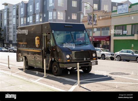 Ups Parked Truck Hi Res Stock Photography And Images Alamy