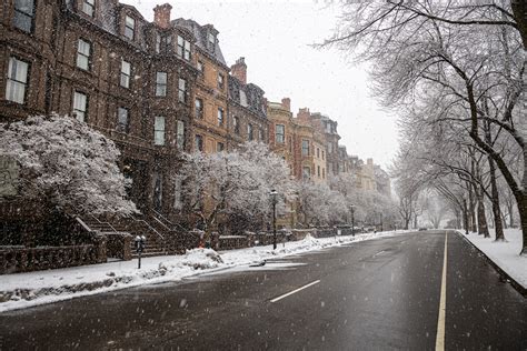 15 Of The Funniest Reactions To Boston's "Massive Snow Storm"