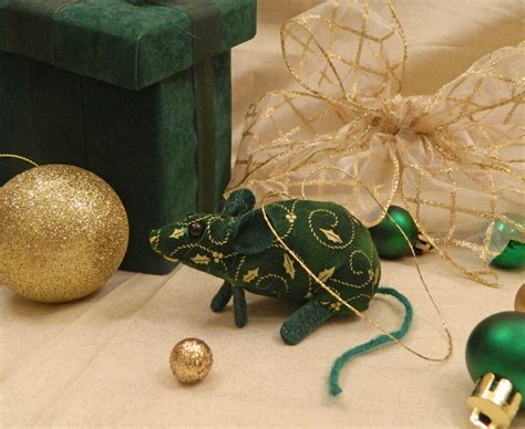 Green With Gold Vines Mouserat Ornament Citrine Mouse